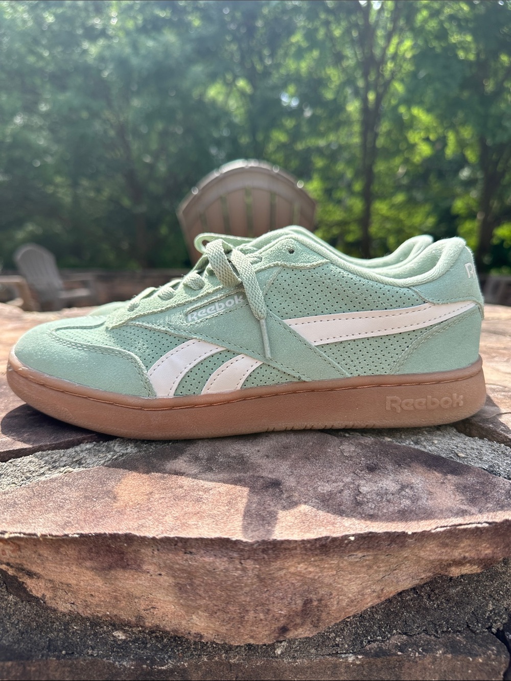Reebok Wonen’s Mint Green Suede Sneakers with White Stripe Size 7.5